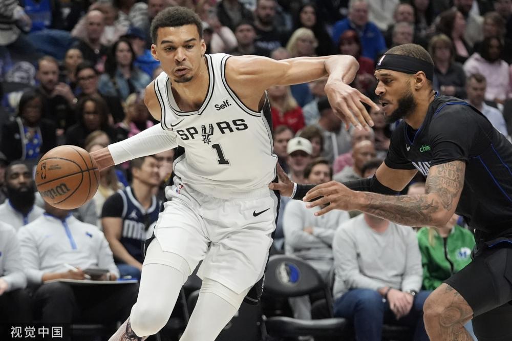 捧起德甲奖 捧起德甲奖