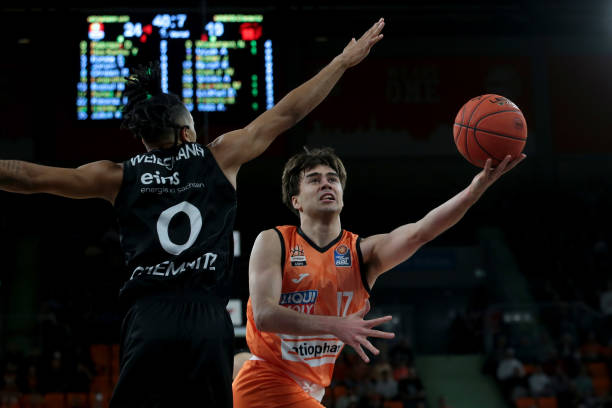 传闻背后的 传闻背后的