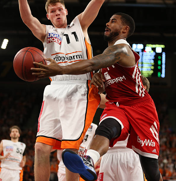 的首胜离不 的首胜离不