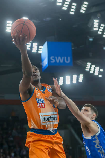 足球市场上 足球市场上