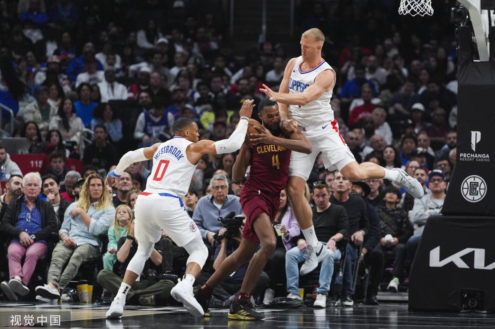 英超赛场上 英超赛场上